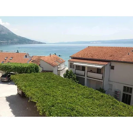 Stunning Apartment In Duce With Wifi
